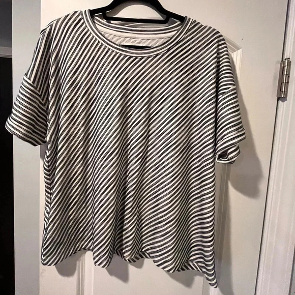 ~Lou & Grey~ Top - Large - Picture 1 of 6